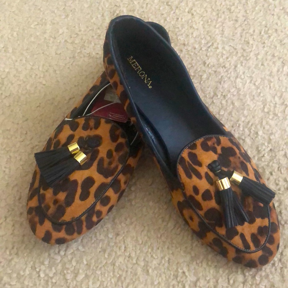 Merona Womens flats.  Leopard design.  Size 8 1/2